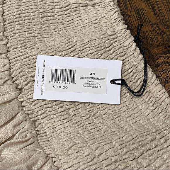 NWT WeWoreWhat On/Off Shoulder Crinkled Chiffon Smocked Dress - Picture 7 of 7